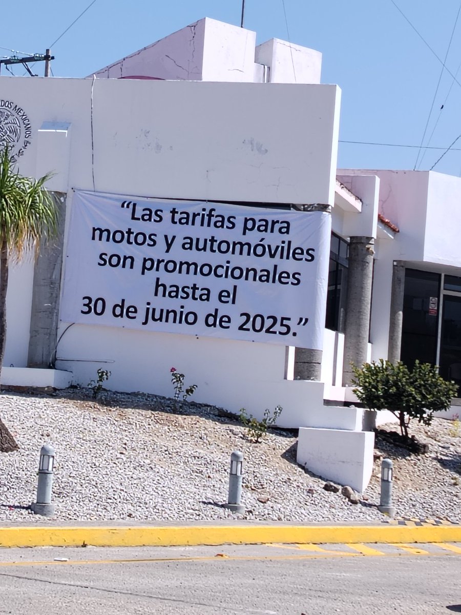 KGtzT's tweet photo. Esta fotografía la tomé iniciando el recorrido en la autopista #Mitla #Tehuantepec hace algunos ayeres (mayo '25) ¿Será que para las vacaciones, queda? #PreguntaSeria #SinPalabras @VILLALVAZO13 @inakimanero @CarlosLoret @Chechetc @Yorko1970 @Funesta @ManuelGaleazz1R @MaxKaiser75 https://t.co/5gfsapw5Hy