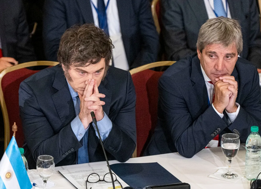 TommyShelby_30's tweet photo. Los dos cráneos que nos salvaron de la peor crisis de la historia Argentina que nos hubiera llevado al 90% de pobreza luego de la HIPER https://t.co/7A1OXait2m