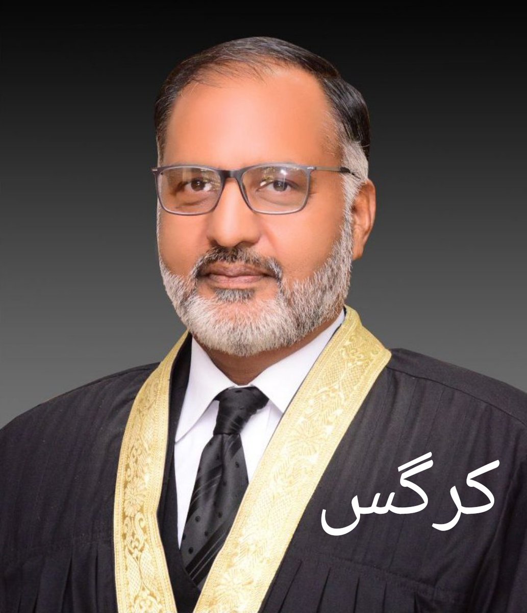 نواز شریف دور میں یہ بھی تھوڑا انقلابی بنے تھے آج یہ بھی اسٹیبلشمنٹ کو پیارے ہو گئے 
کیسے کیسے ہیرے بے نقاب ہو رہے ہیں