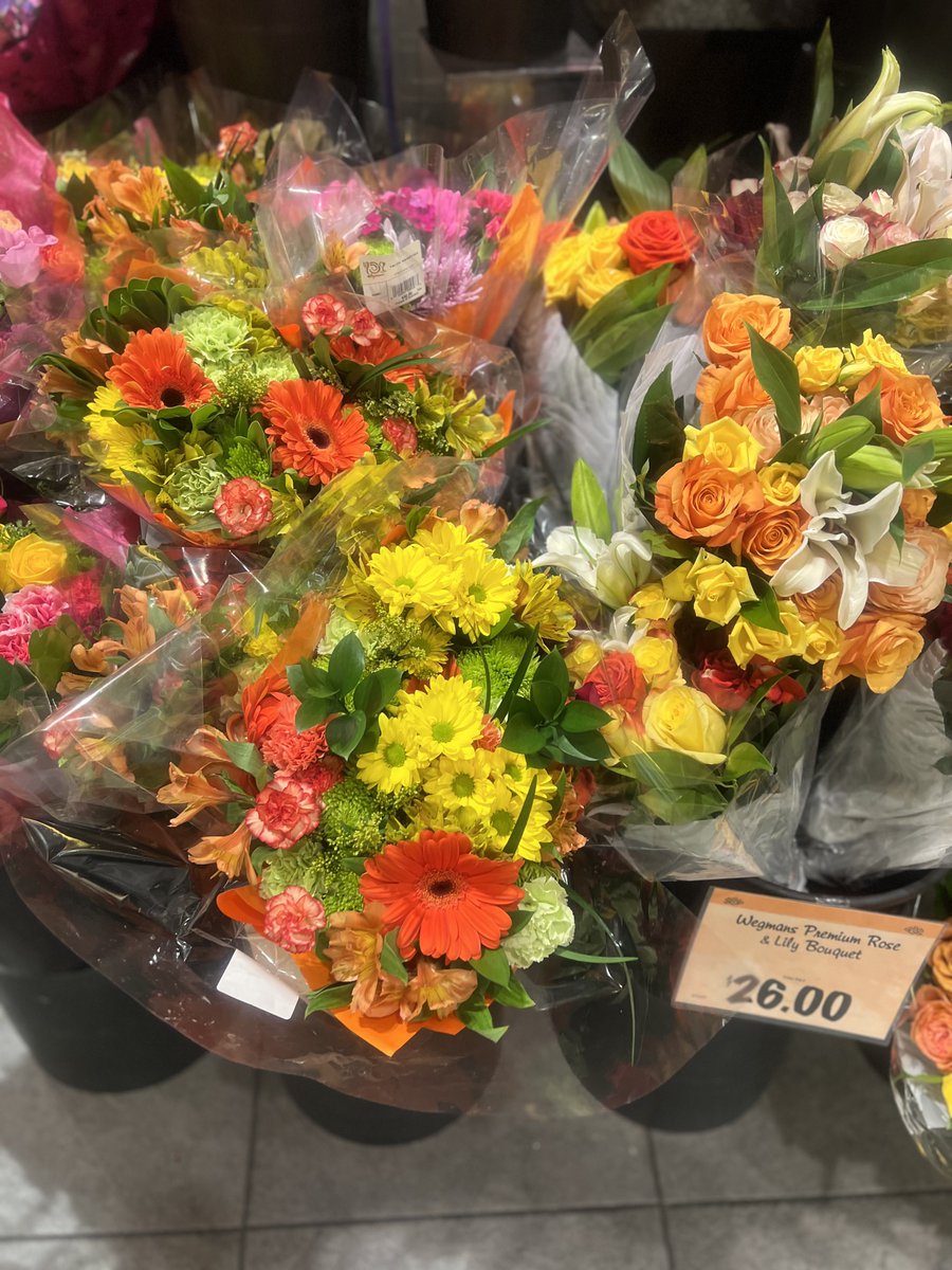 Fellas, more fellas should make just because flowers a thing. Especially if you know your lady likes flowers. Imagine on a stressful day you pop up with random flowers.