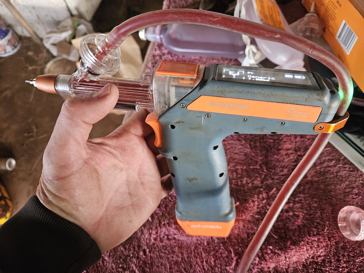 Crutching &amp;vaccinating adult ewes today.

Electronic vaccinator has a counter. 246 doses (with a few still in the tube) from the first 250 does packet. I'll take that for the win👍