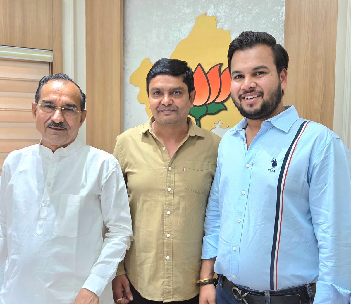 भारतीय जनता पार्टी, राजस्थान के माननीय प्रदेश अध्यक्ष एवं राज्यसभा सांसद श्री मदन राठौड़ जी को जन्मदिवस की हार्दिक शुभकामनाएं। <a href="/BJP4Rajasthan/">BJP Rajasthan</a> <a href="/Of_madanrathore/">Office Of Madan Rathore</a> <a href="/madanrrathore/">Madan Rathore</a> <a href="/bikanerpankaj/">Pankaj R Agarwal</a>