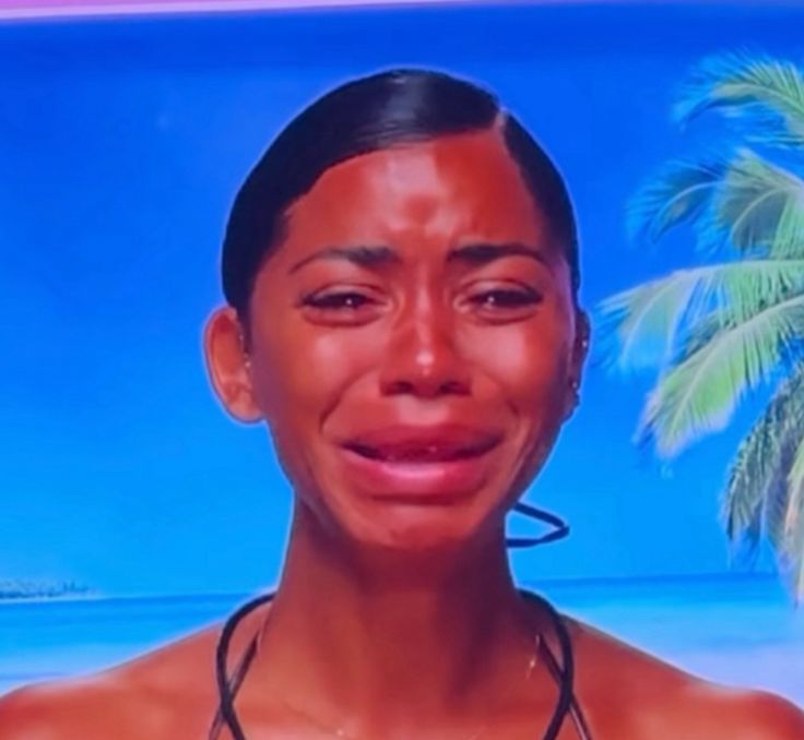 y'all be reading for real 😭