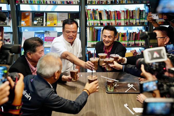 อันนี้น่าจดจำมากกว่าอีก กะอีแค่ด่ามันจิ๊บจ๊อยมากพี่