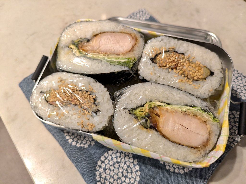 musuko2riobento's tweet photo. 2025/6/23(月)～27(金)
テスト期間で部活の為の軽食🍙
テスト期間でも部活ばオフにならず…
🍙やおにぎらずも食べきった日の方が少なかったな😭
テスト無事に終わってるといいけど
この夏は手術もあって補習受けられないから赤点はやめて欲しいなぁ〜 https://t.co/4aobPN3ybN