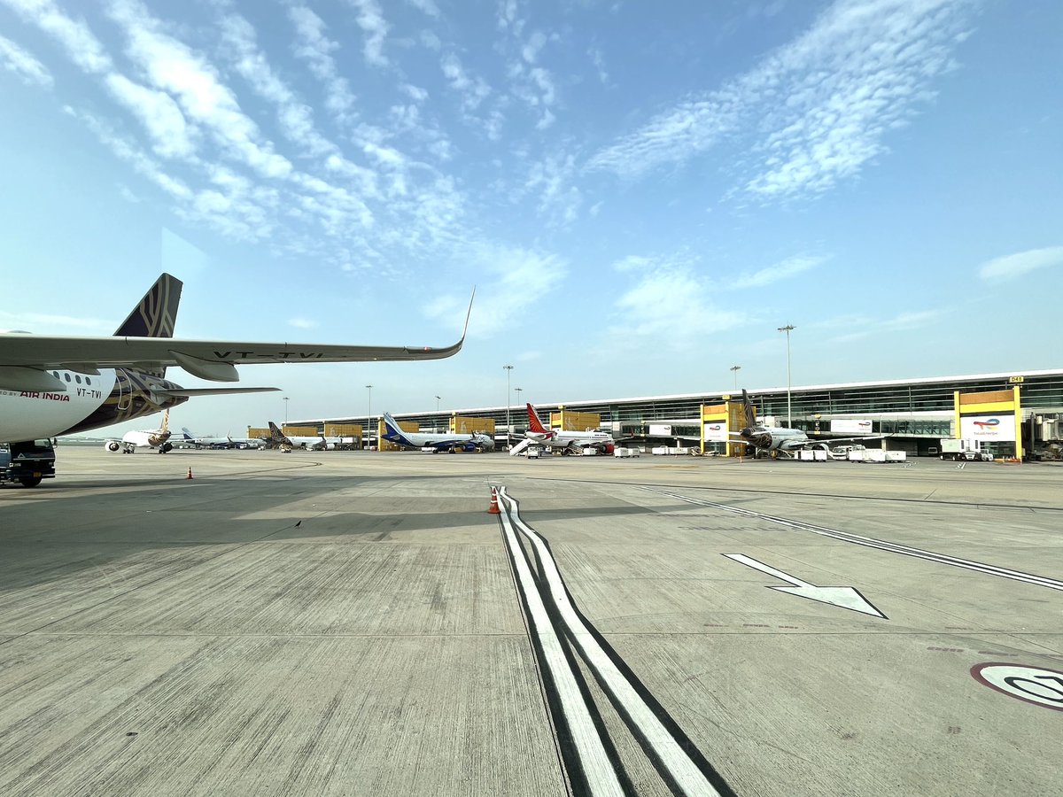 A quick #planespotting session as we take a bus ride to the terminal at <a href="/DelhiAirport/">Delhi Airport</a> 😎✈️

<a href="/airindia/">Air India</a> <a href="/IndiGo6E/">IndiGo</a> 

#Avgeek #Aviation #Delhi