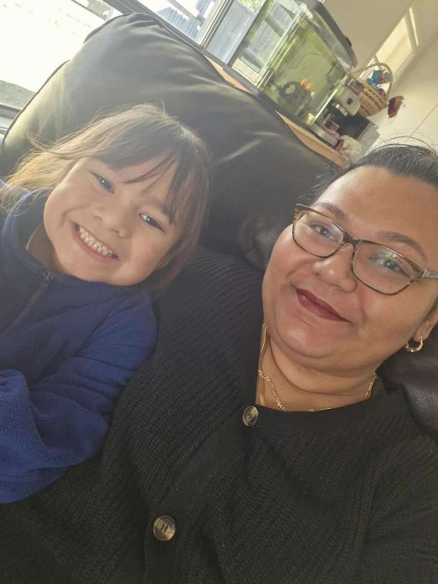 Cheeenjen tweet media