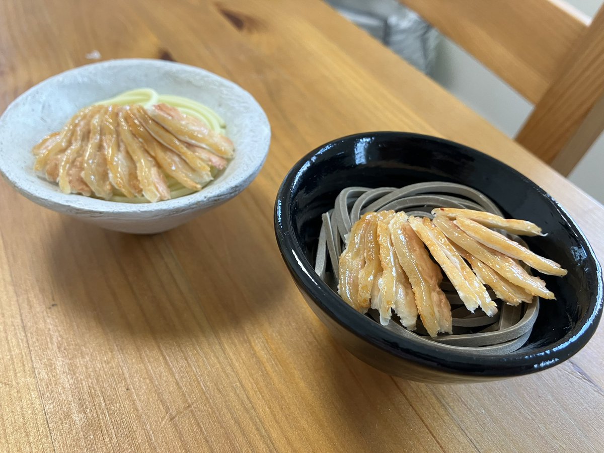 cafechouchou's tweet photo. オーダー品や講座用のサンプルを
暑すぎる作業部屋でちまちま制作🔥
日中体力持ってかれて夜起きれない...🫠泣 https://t.co/99IVEZL0qu