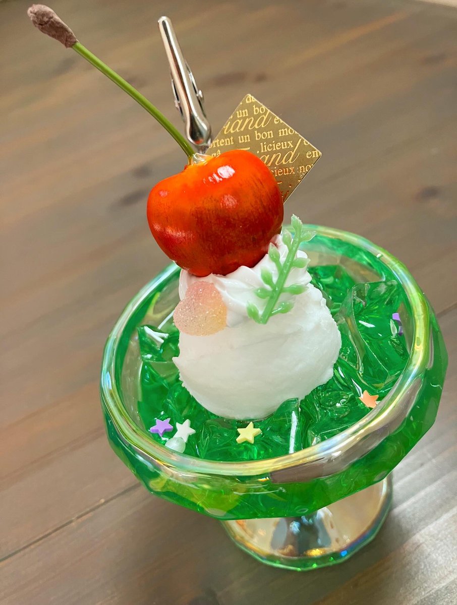 cafechouchou's tweet photo. オーダー品や講座用のサンプルを
暑すぎる作業部屋でちまちま制作🔥
日中体力持ってかれて夜起きれない...🫠泣 https://t.co/99IVEZL0qu