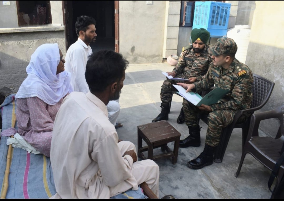 PRODefRjsthn's tweet photo. #SatatMilap
#OurVeteransOurPride
#StallionBrigade under aegis of
#AmoghDivision reached out to #Veterans & #VeerNaris as a Gesture of Gratitude & a Symbol of Care.
#IndianArmy
#SaptaShaktiCommand
#ChetakCorps
@SpokespersonMoD
@adgpi
@IaSouthern
@PIBJaipur https://t.co/MZSyPaYHDf