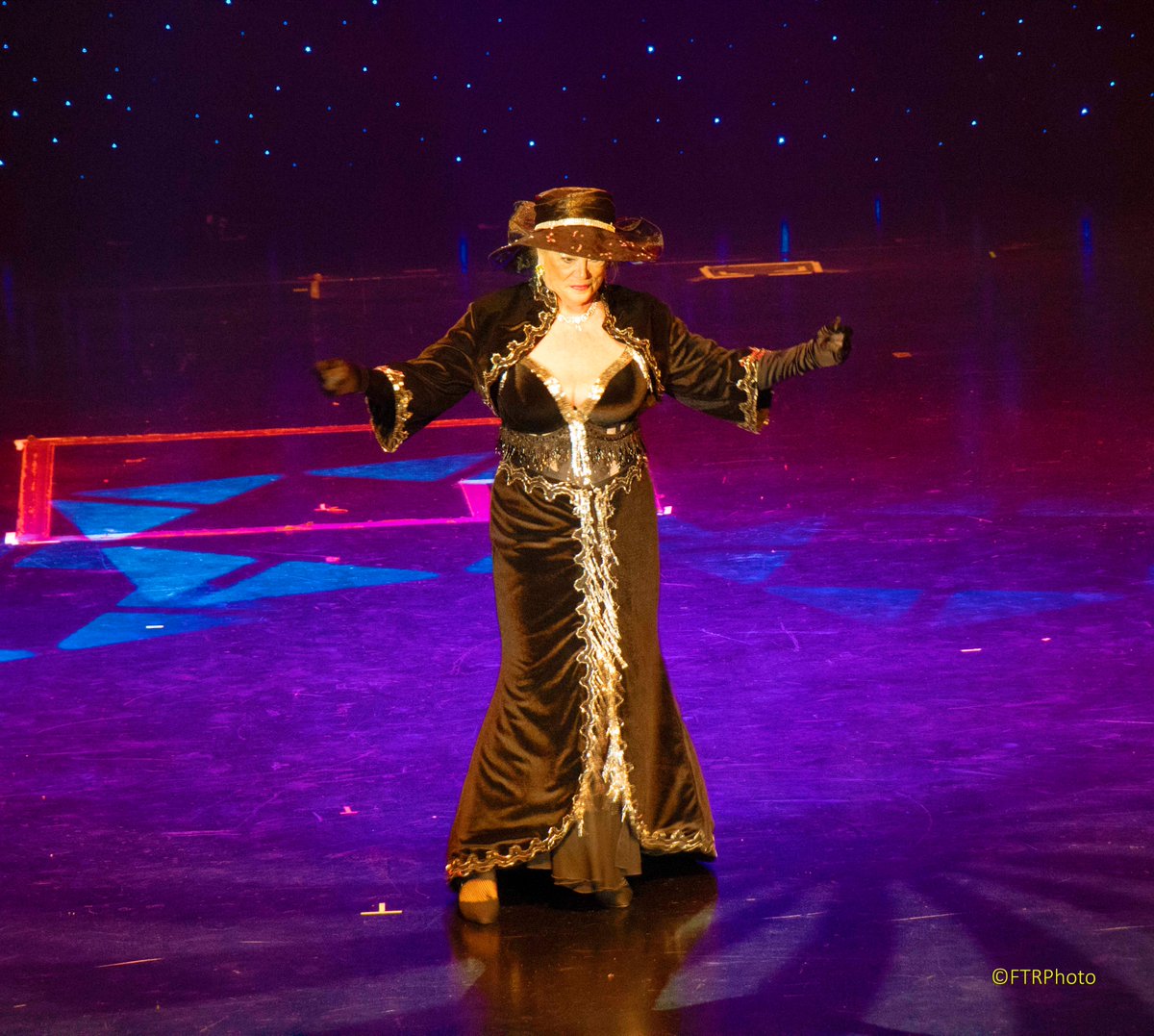 Pics of the Burlesque Hall of Fame Titans &amp; Icons of Tease Showcase are now posted at bit.ly/bhofpics