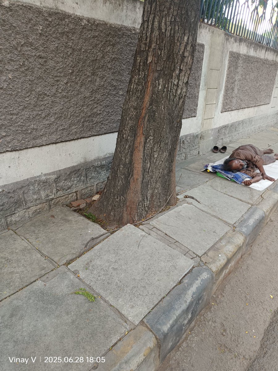 vinay_vangala's tweet image. Baldia bosses @CommissionrGHMC come n go but these trees continue to suffocate! Looks like traction was there but no 1 to save them, @GHMCOnline we can also join hands over this weekend if u don&apos;t have manpower!
20+ months - no action! 🙈
@HiHyderabad
x.com/vinay_vangala/…