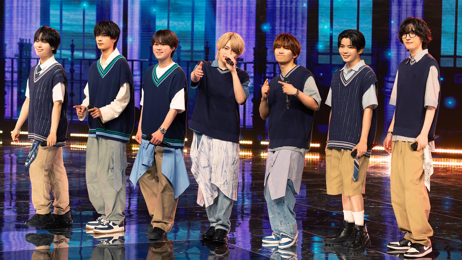 なにわ男子 - さなえ Amazon.co.jp: なにわ男子 公式 生 写真（道枝駿佑）J01073