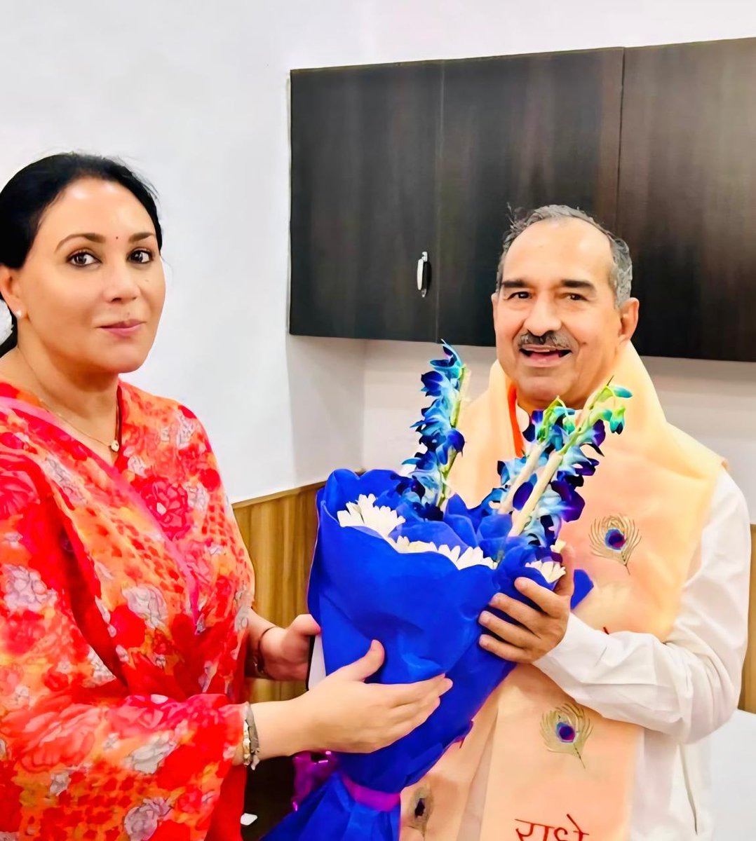 Diya Kumari (@kumaridiya) on Twitter photo भारतीय जनता पार्टी, राजस्थान के माननीय प्रदेश अध्यक्ष श्री मदन राठौड़ जी को जन्मदिन की हार्दिक बधाई एवं शुभकामनाएं।
प्रभु श्रीराम जी से आपके उत्तम स्वास्थ्य, सुदीर्घ व मंगलमय जीवन हेतु प्रार्थना करती हूं।
<a href="/madanrrathore/">Madan Rathore</a> भारतीय जनता पार्टी, राजस्थान के माननीय प्रदेश अध्यक्ष श्री मदन राठौड़ जी को जन्मदिन की हार्दिक बधाई एवं शुभकामनाएं।
प्रभु श्रीराम जी से आपके उत्तम स्वास्थ्य, सुदीर्घ व मंगलमय जीवन हेतु प्रार्थना करती हूं।
<a href="/madanrrathore/">Madan Rathore</a>