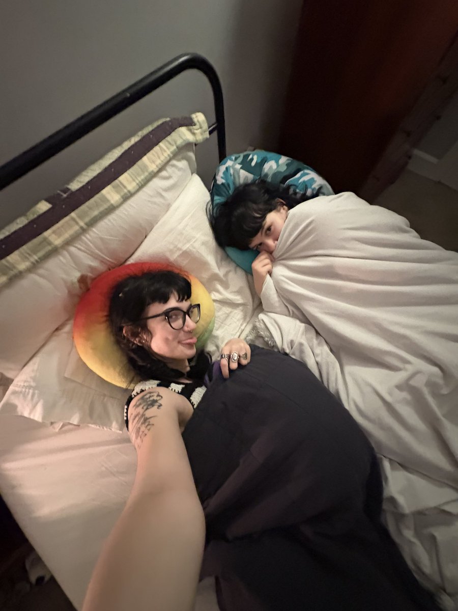 Two coziest bros ever. You wish you was this cozy. 🖕