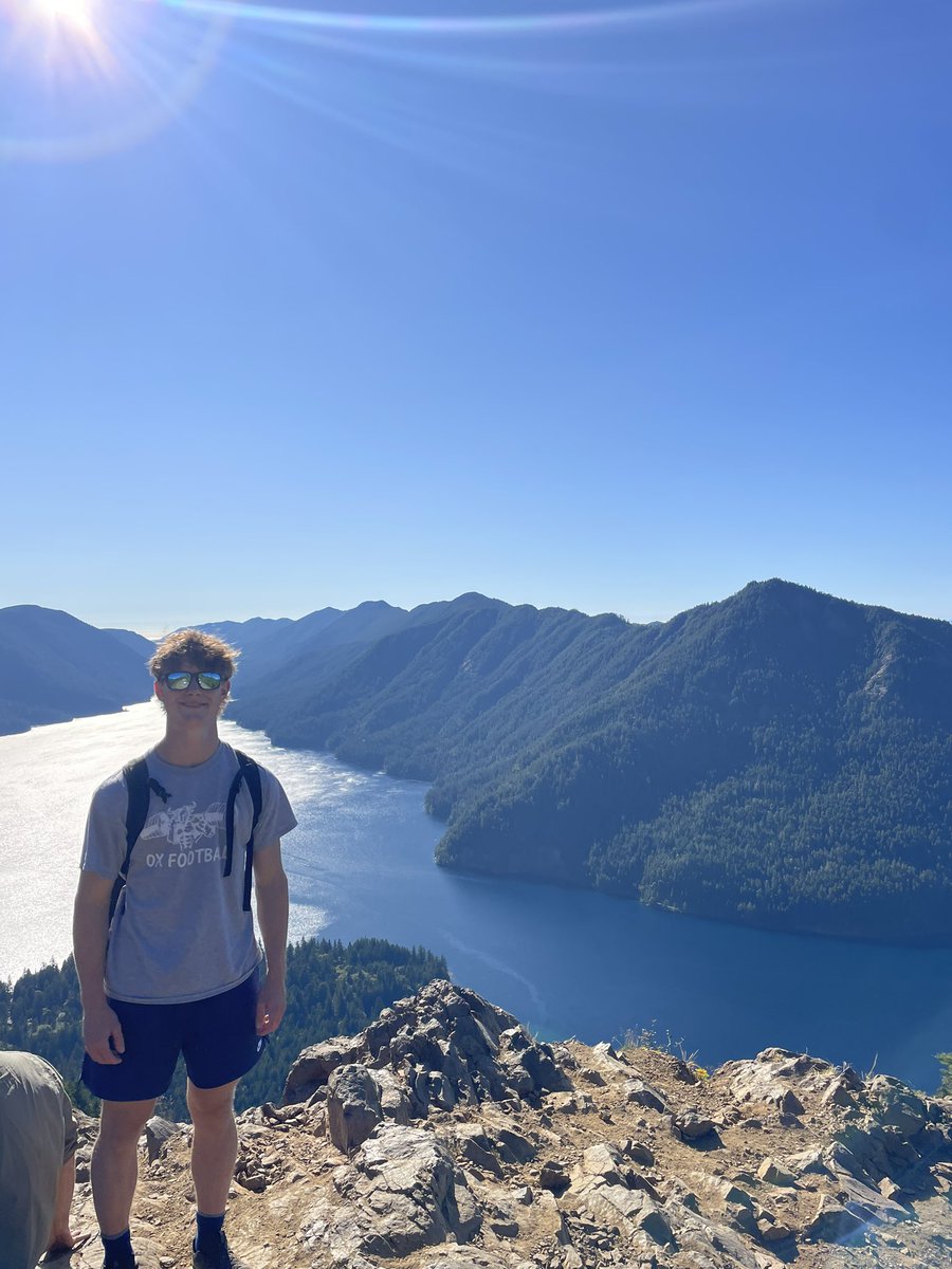LukeFrey18Ox's tweet image. Great time with the family in Olympic National Park. 2,100 foot climb today to this beautiful spot at Lake Crescent!
