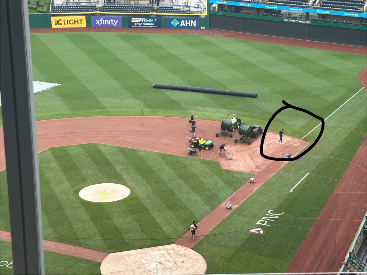 Jomboy Media (@jomboymedia) on Twitter photo Paul Skenes joined the grounds crew prior to the game tonight “because he was bored.”
He said he would love to cut grass professionally once his baseball career is over (via <a href="/_NoahHiles/">Noah Hiles</a>) Paul Skenes joined the grounds crew prior to the game tonight “because he was bored.”
He said he would love to cut grass professionally once his baseball career is over (via <a href="/_NoahHiles/">Noah Hiles</a>)