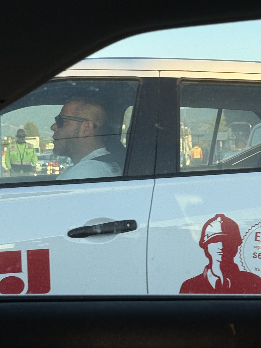 VegasToCali1's tweet photo. The YESCO car was in my city today. I was so excited, my daughter got a pic.
✨️VEGAS related #Yesco https://t.co/QVC5KpC0WC