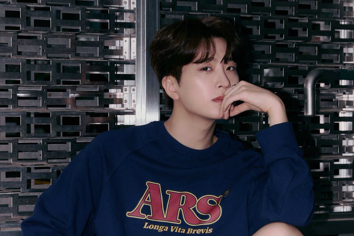 📍ปักหมุดรอ ⏰[ 25. 07. 02 - 12. 00 ]🎉
#YOUNGJAE collection 2025 
.
ไม่ต้องบินให้สูงอย่างใครเขา แต่รูปนี้พวกเราฟินไม่ไหว 💚
รุ่นแขนยาวสีน้ำเงิน Navy👉🏻YJ_SWEATSHIRTS02 NAVY  
⬇️
🛒𝐒𝐇𝐎𝐏𝐄𝐄 shopee.co.th/zetstreet
.
#영재 #YOUNGJAE #GOT7