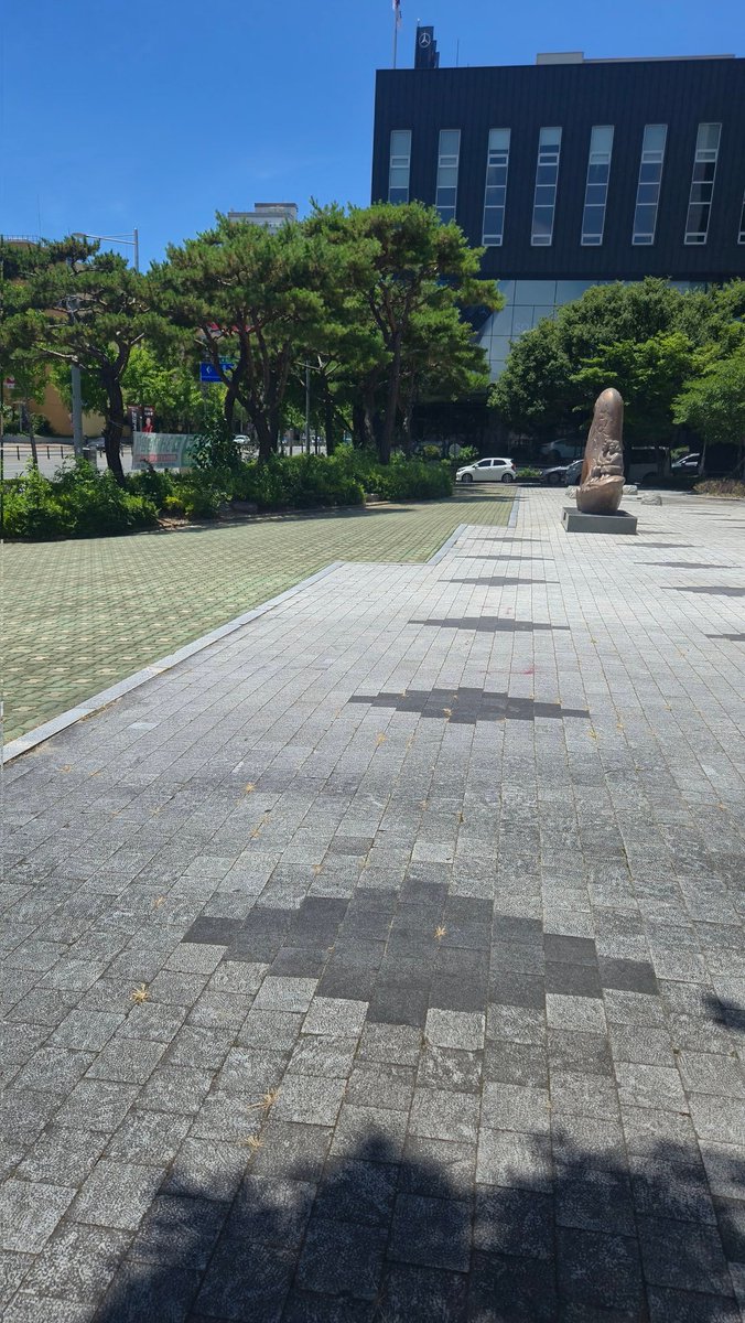 그늘밖은 위험해~~~🥵🥵🥵