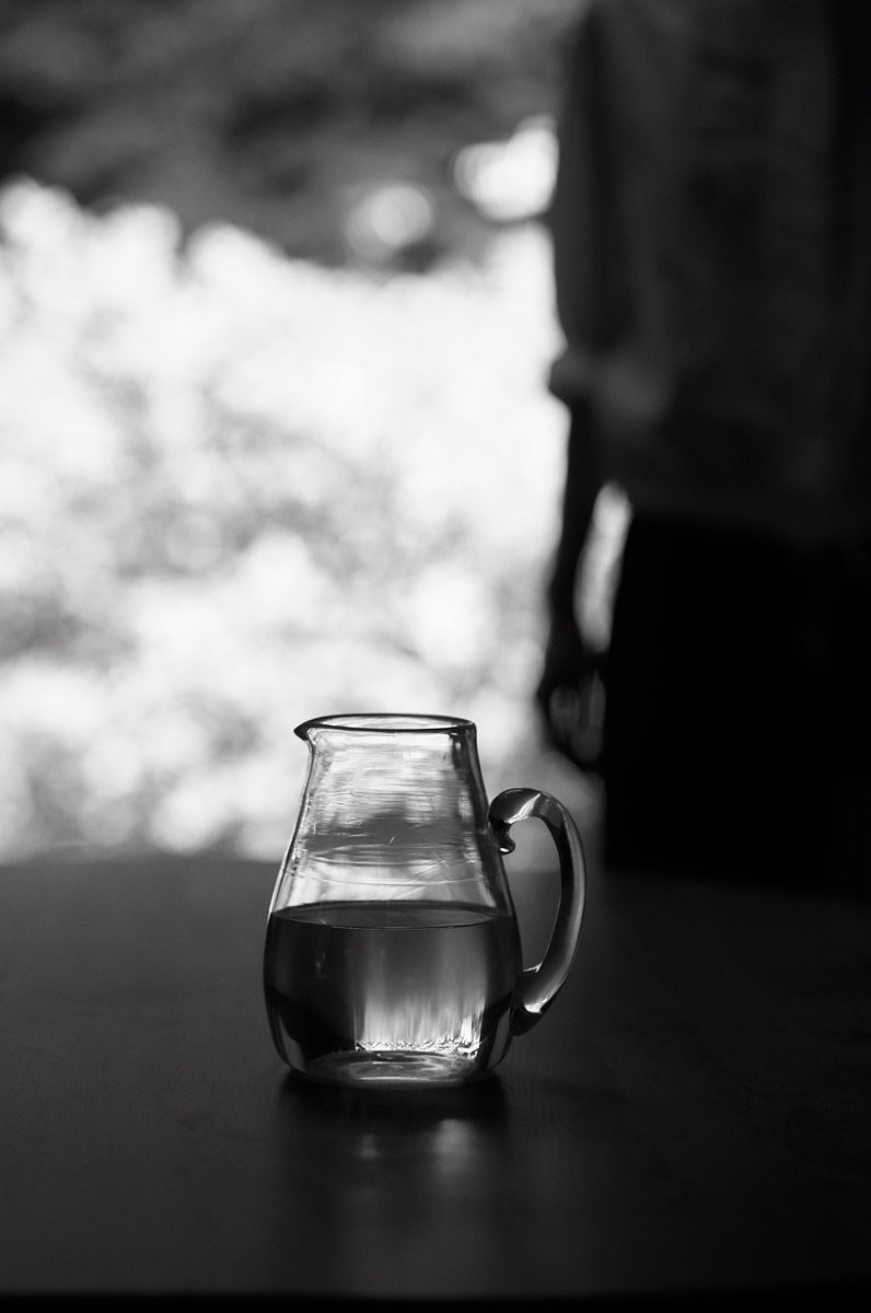 Glass Tableware by Yoko Andersson Yamano

インスピレーションは人の動きやささやかな日常の出来事から。余白を残すことで、使い手に自由な解釈を委ねるものづくり。

#MargaretHowell
#マーガレットハウエル
#YokoAnderssonYamano
#MasahiroSambe