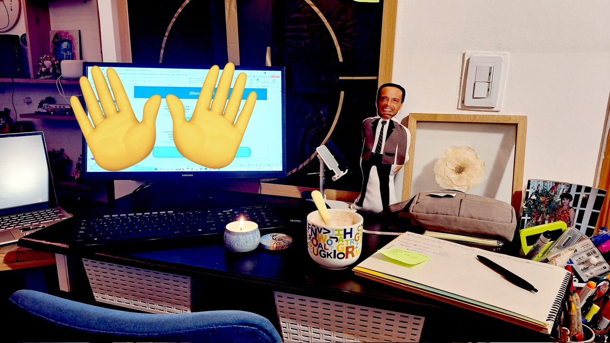 AnadeColores's tweet photo. Mi escritorio tiene más vibes de LuisMigueloteca que de politóloga consultora 🤭 en fin, hoy me toca una noche laaaaarga porque el accidente del ojo me atrasó... Prendí una de las velas que me regaló @NataliaDeLaV para hacer una pausa llena de amor y buena energía #DiosEnControl https://t.co/QE7LVvHPSH