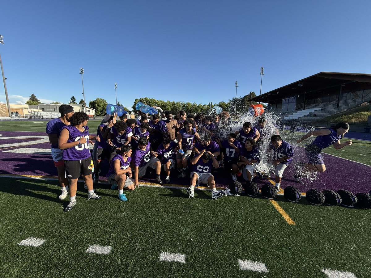 FosterHSFB's tweet image. Summer Sun ☀️ Summer Fun 🏈 💦