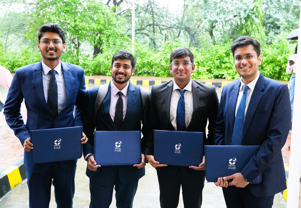 IIM_I's tweet photo. With every award and every step, IIM Indore reaffirms: excellence deserves recognition, and dreams deserve a fair chance. (4/4)

#IIMIndore #IIMI #NewBatch #PGP #PGPHRM #IPM #DPM #InductionProgramme @askhimanshurai https://t.co/co7qJu6mNk