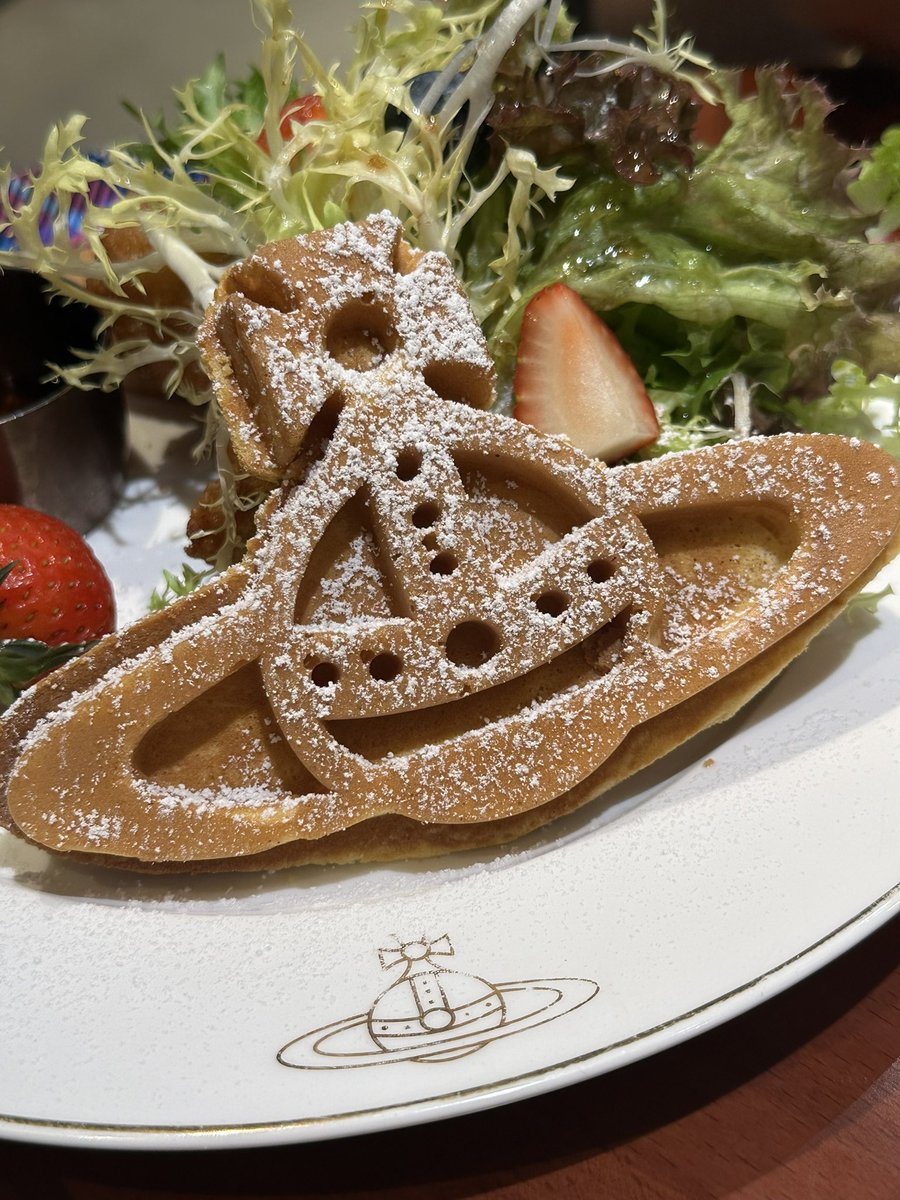 plotouise's tweet image. Vivienne Westwood Café 
#archivetwt #lifetwt