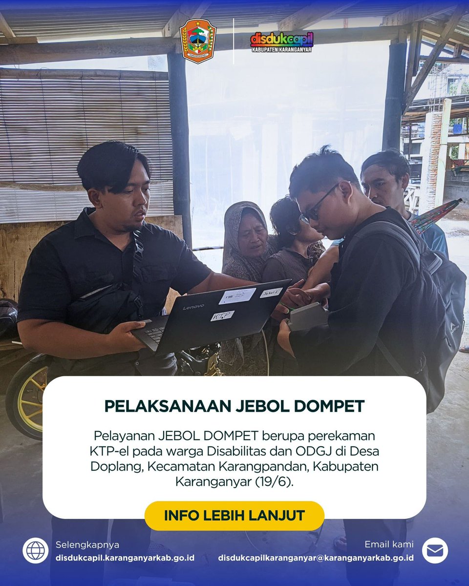 Jebol Dompet adalah salah satu program inovasi layanan Disdukcapil Kab. Karanganyar yang bertujuan untuk memberikan pelayanan jemput bola kepada warga disabilitas, orang dengan gangguan jiwa, lansia, pemula, dan warga yang rentan terhadap masalah administrasi kependudukan
