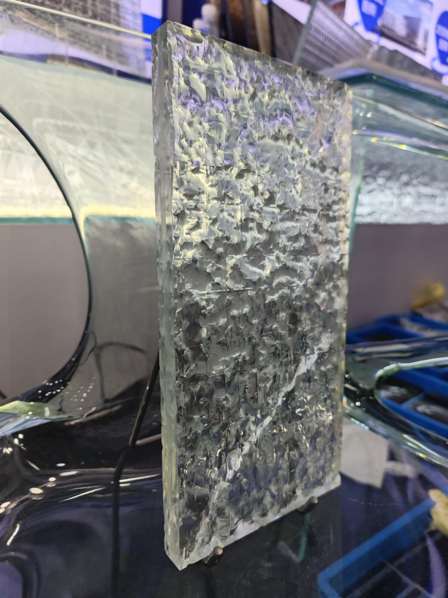 Rosa_luck_glass's tweet image. Once we start, you will know us more and more.
Please believe in your choice and choose what you believe in.
Decorative glass, mirror, welcome to consult
whatsapp：+8619103216705
#Textureglass #fusedglass #Decorativeglass #showerglass #obscure #pattern #engraveglass #laminated