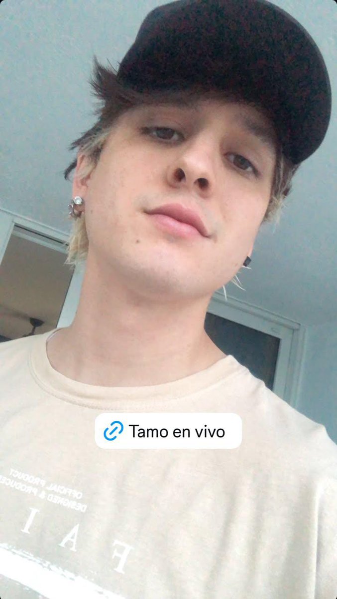 lasdesve_cv's tweet photo. 📲|| Christopher vía ig stories por la tarde 💛

#christophervelez #chrisvelez https://t.co/PLAlwpKBm0
