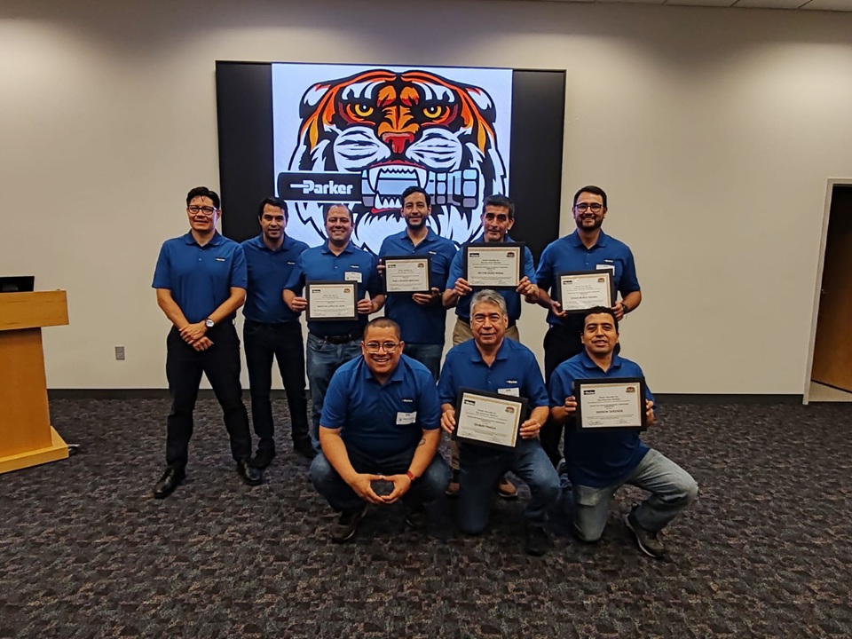 estoesnoticioso's tweet image. Un grupo de clientes de la industria azucarera y asesores de ventas de #Llamasa viajaron a #Cleveland, #Ohio, para vivir una experiencia exclusiva en el corazón de la innovación de #ParkerHannifin: la “Parker Experience”.

estoesnoticioso1.wixsite.com/esto-es-notici…