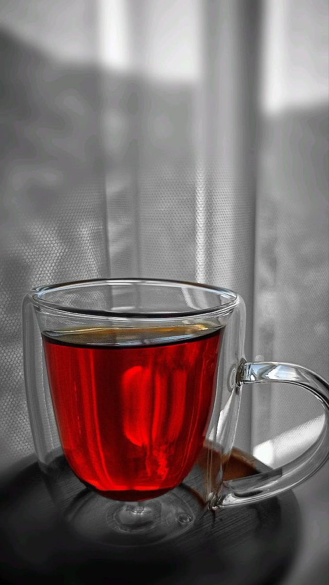 Eskiden haklı olduğumu karşımdaki anlayana kadar anlatırdım. Şimdilerde ise
Boşveriyorum.
Devir artık yok sayma devri 

#günaydın