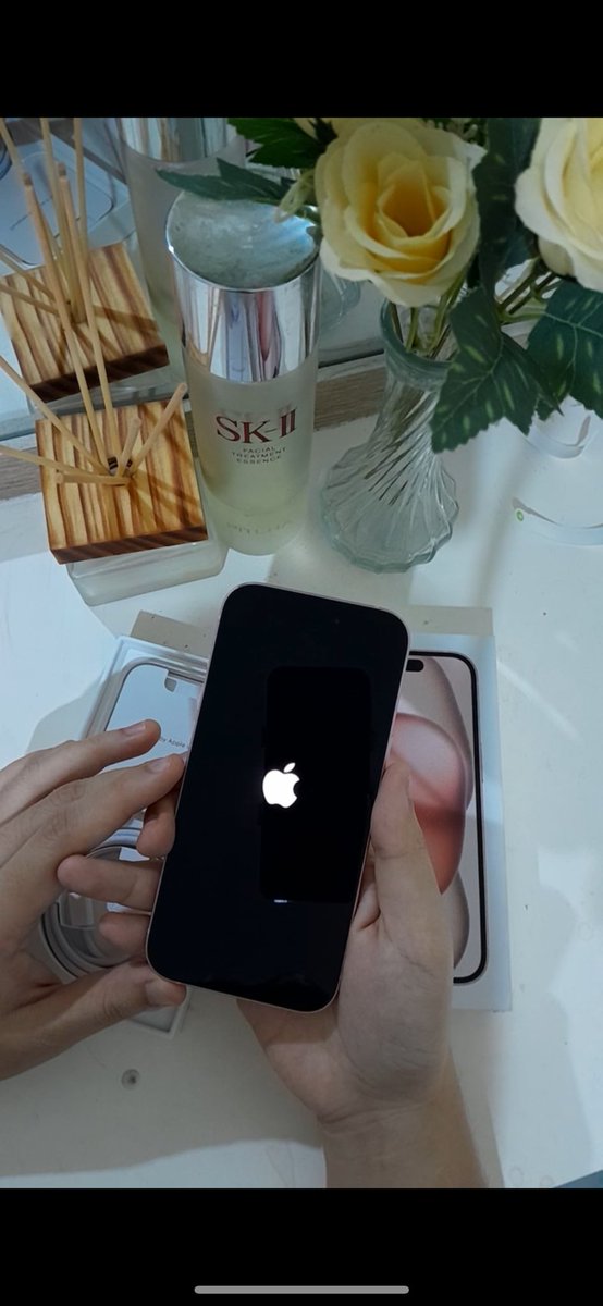 litellbee's tweet photo. wtb wts iphone 15 ibox pink 128 gb masih 4 bulan pake , semua masih ori sangat terawat , mau gnti ip 16 . cod bandung , hrg 11,500 nego https://t.co/WmQz3CkR8z