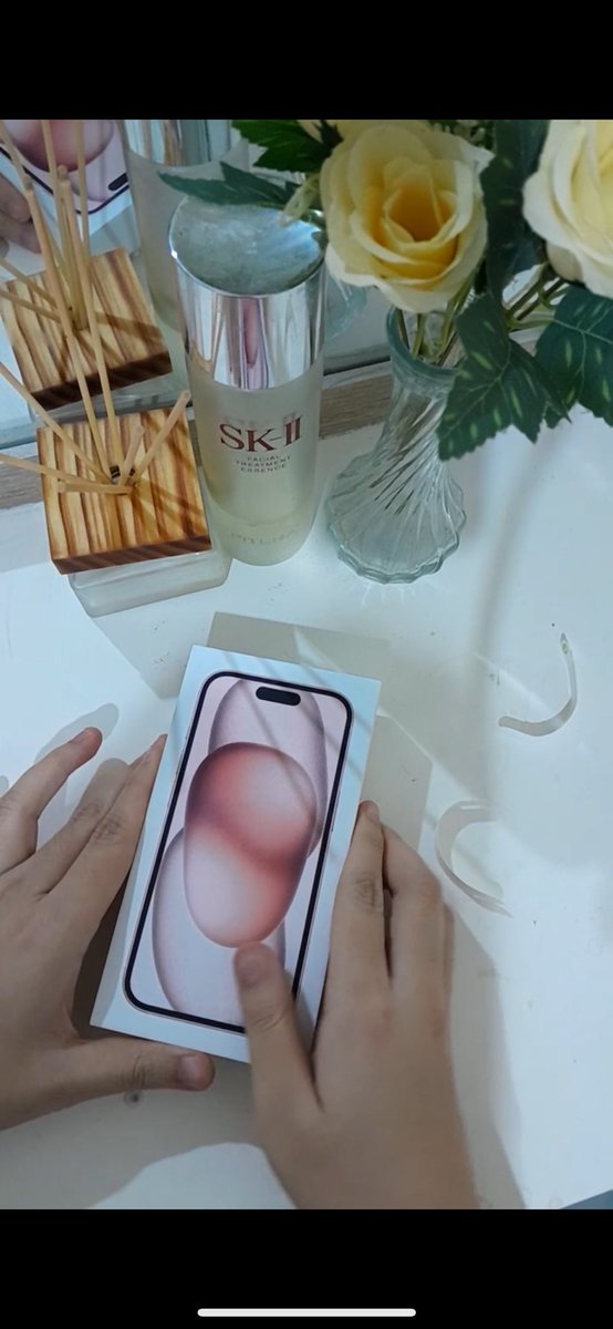 litellbee's tweet photo. wtb wts iphone 15 ibox pink 128 gb masih 4 bulan pake , semua masih ori sangat terawat , mau gnti ip 16 . cod bandung , hrg 11,500 nego https://t.co/WmQz3CkR8z