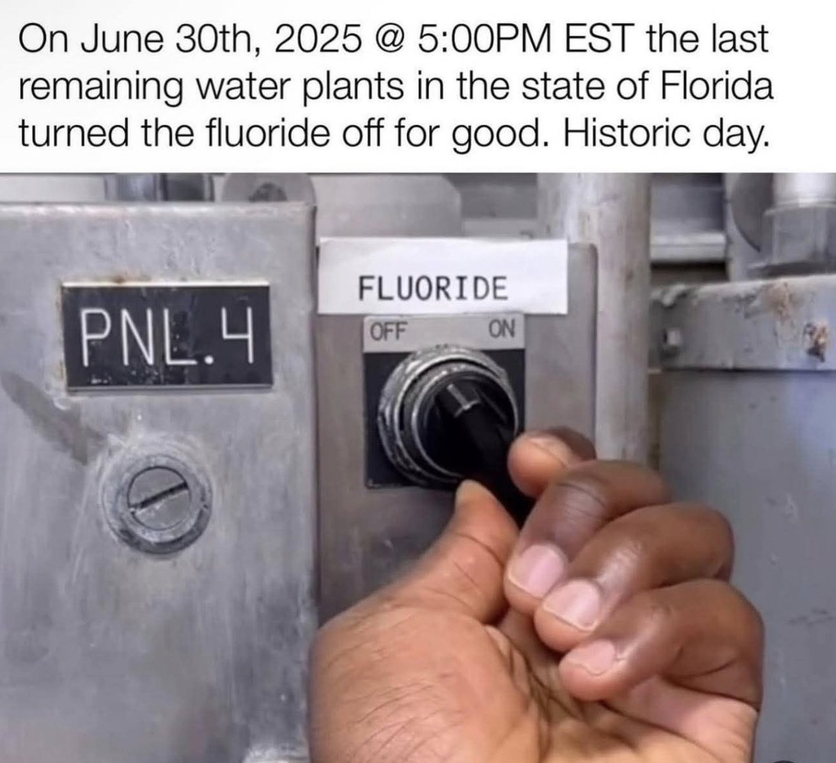 DiedSuddenly_'s tweet image. 👏👏👏