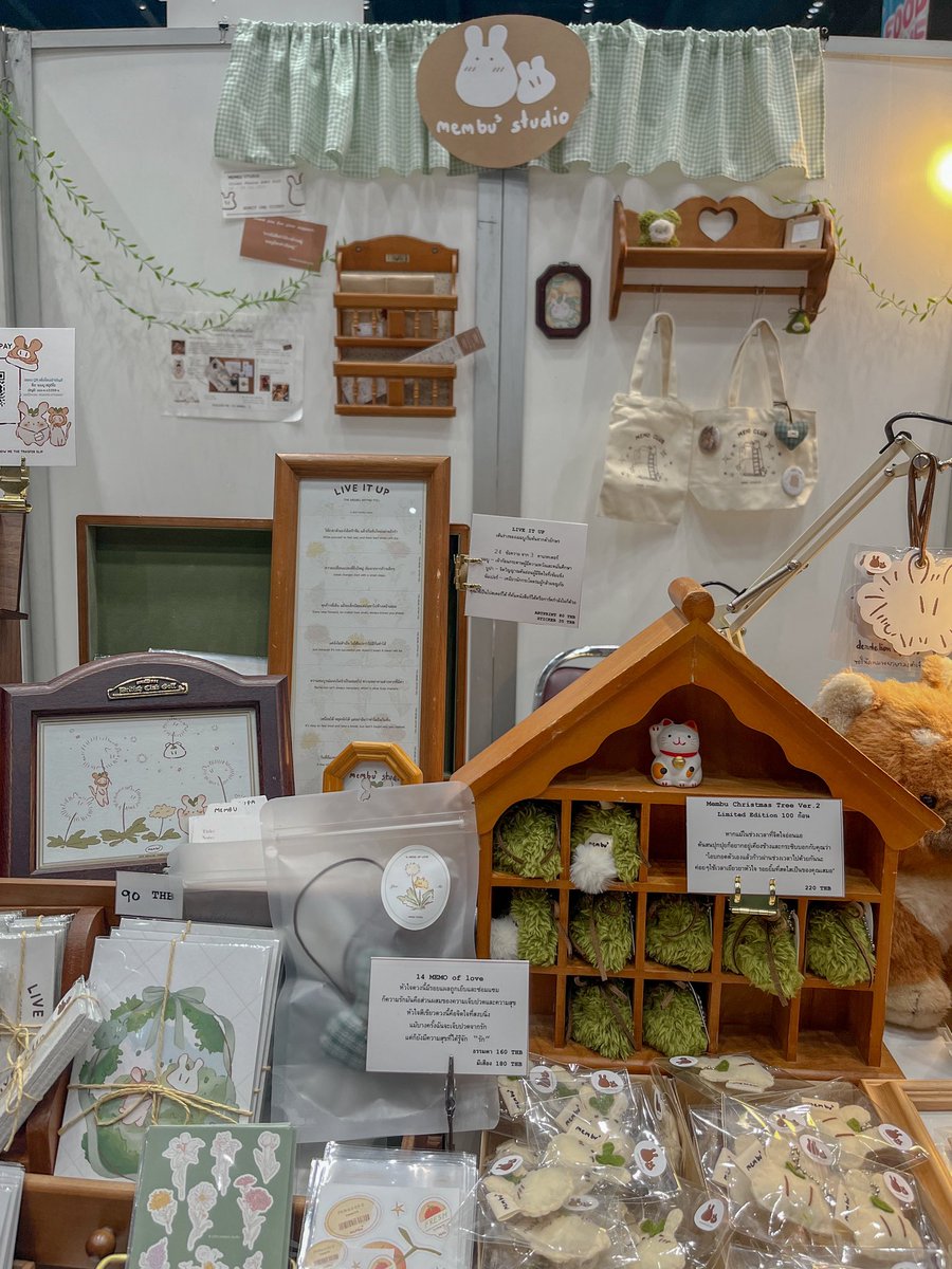 เส้นทางนี้ของเราเป็น Full Time ดังนั้นการได้รับการตอบรับเลยเป็นโอกาสให้เราได้ก้าวต่อในสิ่งที่รัก แต่หัวใจหลักไม่ใช่แค่การขายผลงานให้คนซื้อ ทุกผลงานเลยอบอุ่นไปด้วยเรื่องราว เราเติบโตไปพร้อมกับผลงาน และผลงานได้เป็นพลังงานต่อให้กับผู้คนที่โอบรับ

วัฎจักรในอุดมคติที่เป็นจริง (ต่อ)