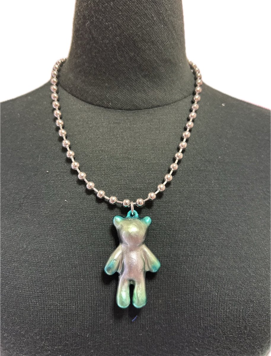 mix_mix_mix_7's tweet image. ◆アクセサリー◆
石粉粘土で作ったクマちゃんネックレスを7個程販売します
値段は一つ¥3500です
よろしくお願いします