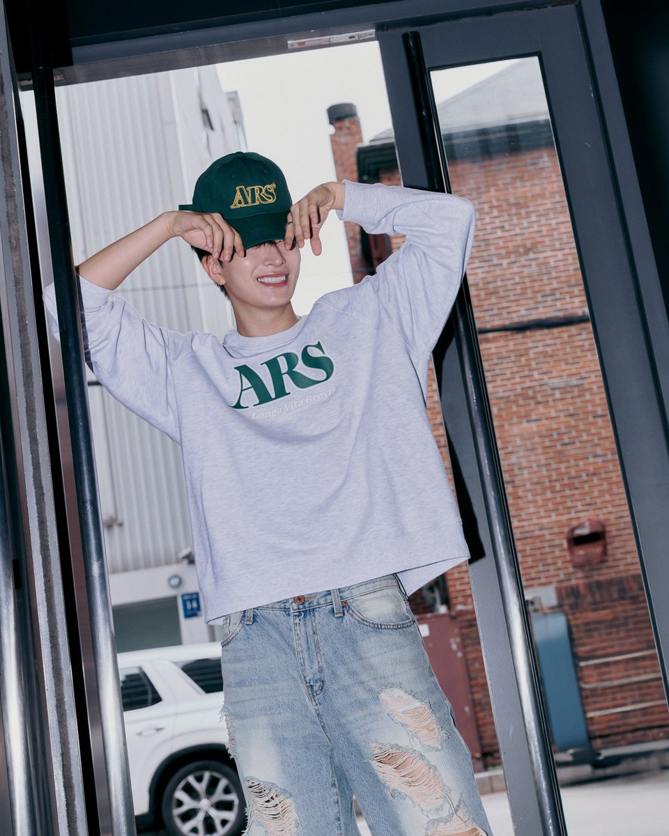 ⏰[25. 07. 02 - 12. 00 ]#YOUNGJAE collection 2025
.
แฟนๆ ไม่ต้องรอ! เพราะลุคนี้ฟีลแฟนรอหน้าคาเฟ่ 💚
📍รุ่นแขนยาวสีเทา  ตัวอักษรสีเขียว เมล่อน
👉🏻YJ_SWEATSHIRTS01 MELANGY GREY
.
📍หมวกเขียว ตัวอักษรสี เลม่อน 
👉🏻YJ_CAP02 GREEN
⬇️
🛒𝐒𝐇𝐎𝐏𝐄𝐄 shopee.co.th/zetstreet

#영재 #GOT7