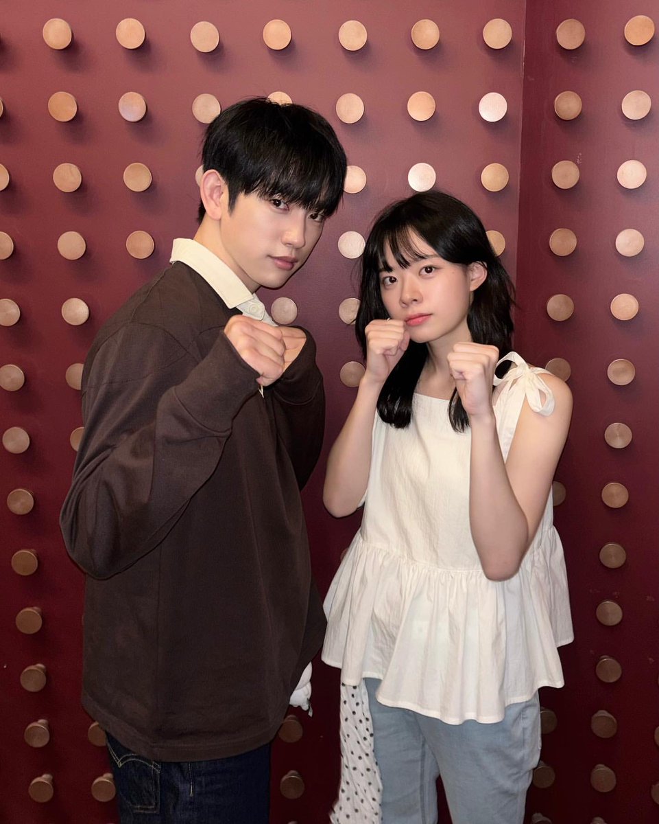 33993731_'s tweet image. ‘우리 드라마 잘되고 있는 것 같다. 반응이 좋은 것 같다. 너무 감사하지 않냐‘

ㅋㅋㅋㅋㅋㅋ 귀여워ㅜㅜ
#이재인