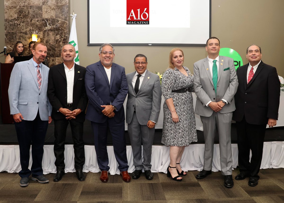 Integrantes de AMPI Secc. 51 Pto, Peñasco celebraron sus 20 años, cambiaron de mesa directiva, donde el Ing. José Antonio Aguilar Zazueta pasó la estafeta a Joseph Bradley Toland, además reconocieron a agentes inmobiliarios por su trayectoria: ¡Felicidades!