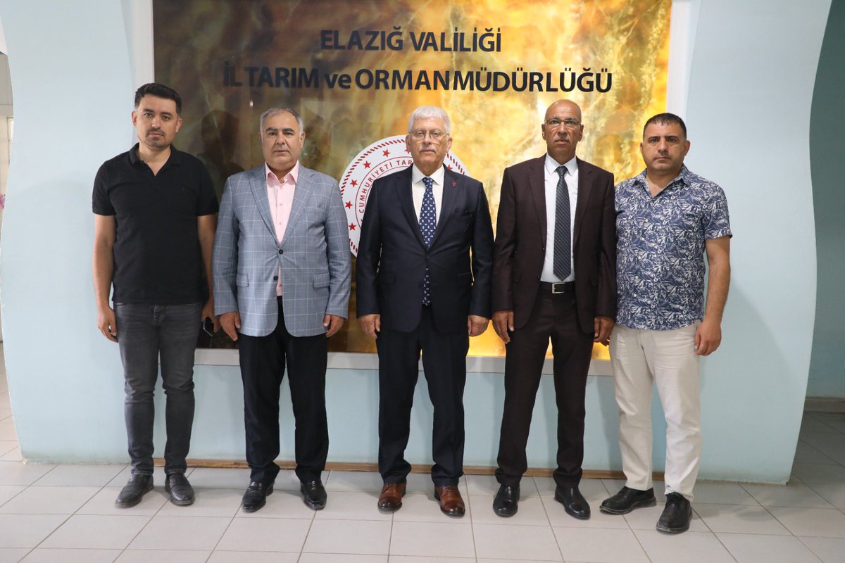 Türk Veteriner Hekimleri Birliği Merkez Konseyi Başkanı Ali Eroğlu ve Elazığ Bölgesi Veteriner Hekimler Odası Başkanı Cazim Bulut, İl Müdürlüğümüzü ziyaret etti.
Nazik ziyaretlerinden dolayı kendilerine teşekkür ederiz.