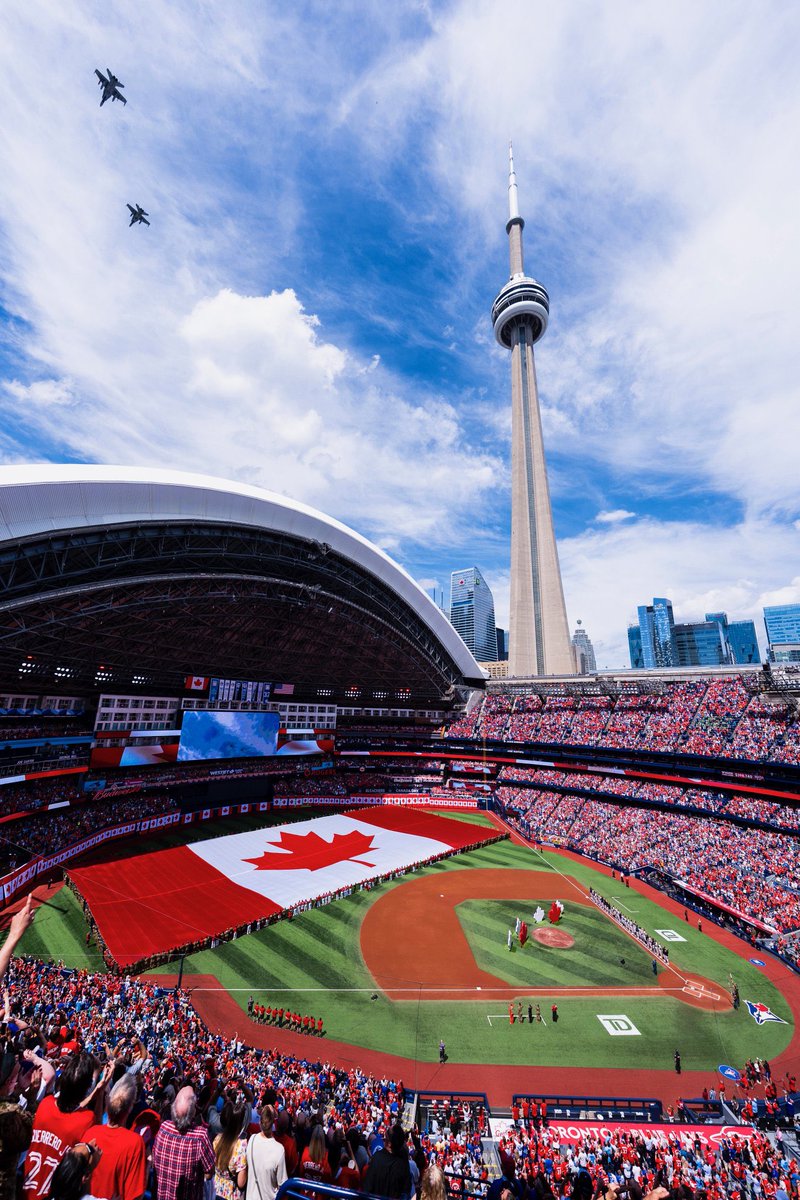 WickedBettor54's tweet photo. Cover Photo of the Day: @MLB - Courtesy of the @BlueJays #BlueJays #LightsUpLetsGo #Canada #MLB #Baseball #BFOA https://t.co/7tzoErygb9