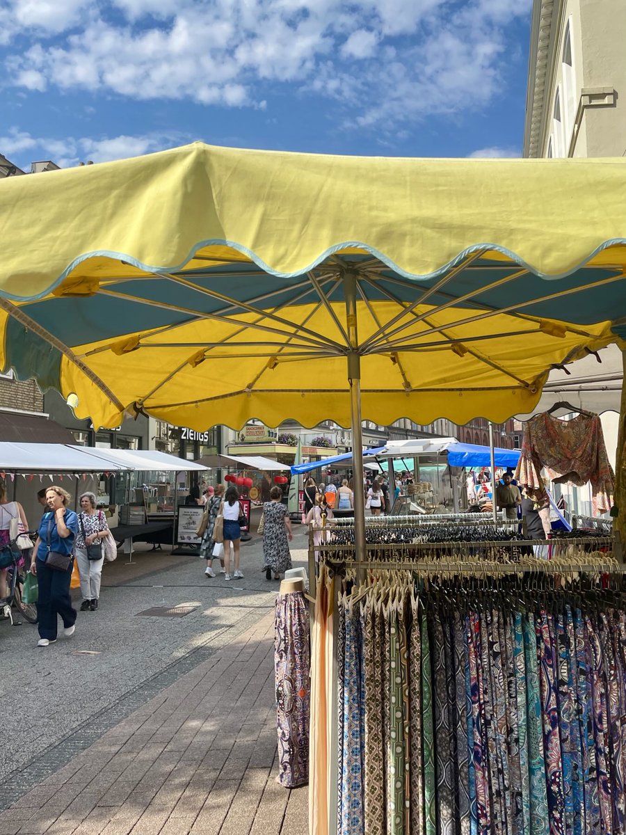 WilOene's tweet photo. Blauwvingerdag #markt #blauwvingerdag #zwolle https://t.co/2HHMlBGSoe