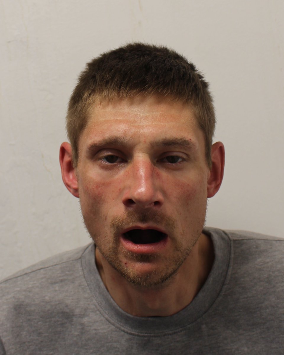 MPSBromley's tweet image. Richard (James) Pollard, 39. is currently wanted on recall to prison.
Please contact police on 101 (non emergency) or CrimeStoppers anonymously on 0800 555 111 if you have information on his whereabouts.
#CommunityCrimeFighting