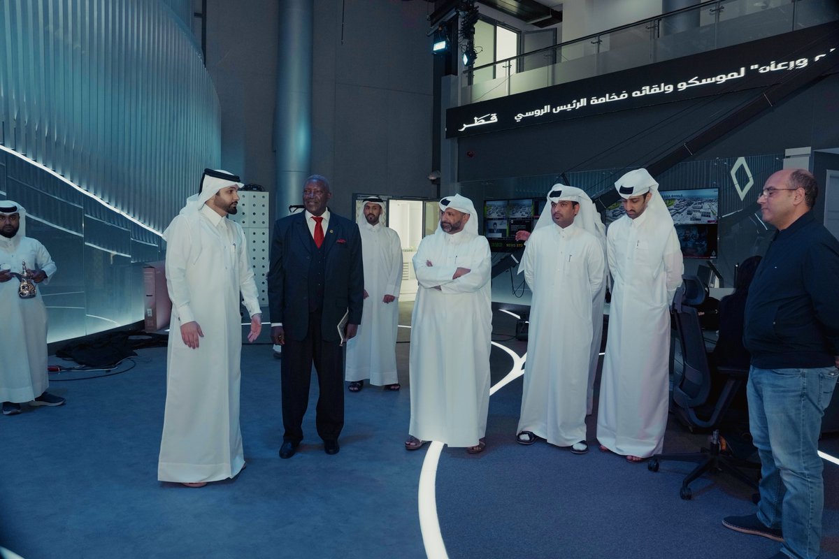 qmc_qa's tweet image. استقبل السيد علي صالح السادة مدير تلفزيون قطر سعادة السيد محمد بي أو اس كينيث سفير جمهورية ليبيريا لدى الدولة، في مقر التلفزيون حيث جرى خلال اللقاء بحث سُبل تعزيز التعاون الإعلامي بين الجانبين، كما قام السفير بجولة في إدارات واستوديوهات التلفزيون والاطلاع على آلية العمل.
