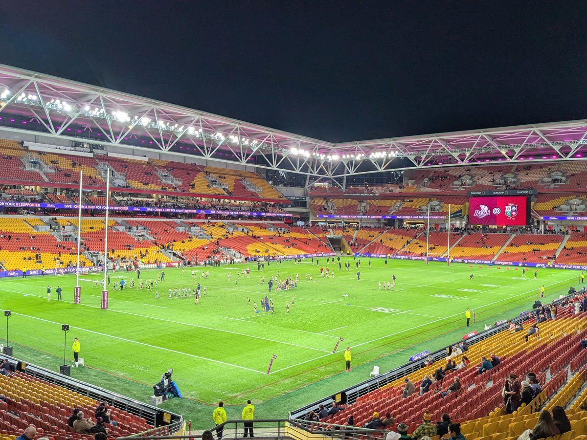 MrBlairHughes's tweet photo. The rugby union fan journey out to Suncorp Stadium for @Reds_Rugby vs @lionsofficial tonight.
It's cold and windy in Brisbane and I'm looking forward to an entertaining match here tonight. #Lions2025 #RugbyRunsRed https://t.co/gWhOCbmonz