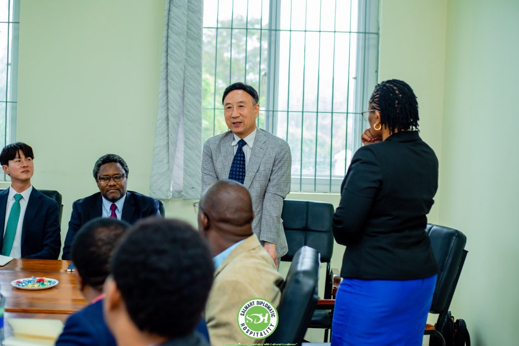 SalmartDiplomat's tweet image. 🧭🤝🇹🇿🇰🇷
Honored to welcome Prof. Hyun Yeong Kim, CEO of Mirae Saeum &amp;amp; Project Consultant, at the TAFIRI technical meeting under the Oceans &amp;amp; Fisheries Satellite Project.

A key voice in shaping Korea–Tanzania scientific cooperation.
#SalmartDiplomatic #KIOST #TAFIRI
@TAFIRI_TZ