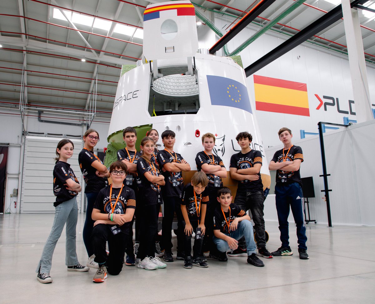 PLD_Space's tweet image. ✨🚀 Space Camp has officially kicked off!
Kids are coming up with incredibly clever solutions to the challenges co-created by PLD Space — like building and launching their own water rockets inspired by MIURA 5, or tackling a virtual mission to Mars with our LINCE capsule.…